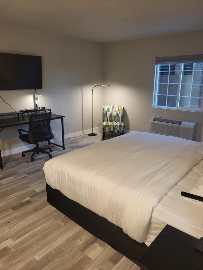 Red Fox Inn And Suites Waverly Esterno foto